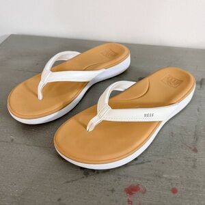 Reef Cushion Cloud Sandals White Flip Flops Women’s Size 8 Comfort Foam Footbed